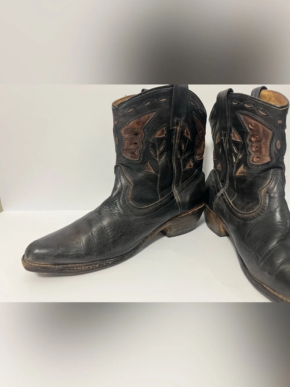 Bed Stu Boots Short Ankle Booties Tan Distressed Leather Cowboy Heel Size 9.5